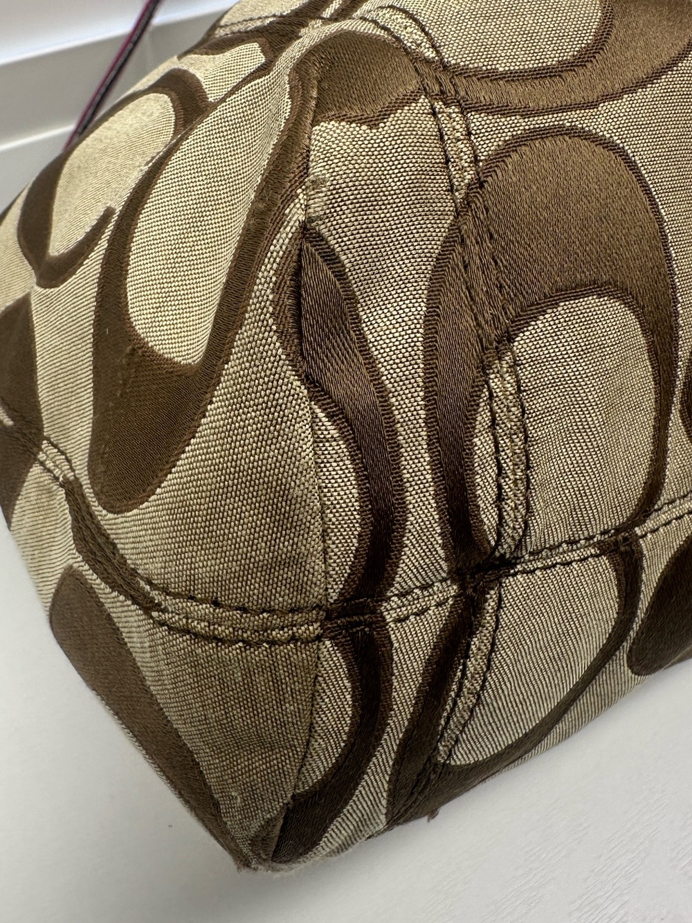 Coach Daisy Outline Signature Drawstring Bucket Bag - Picture 9 of 13